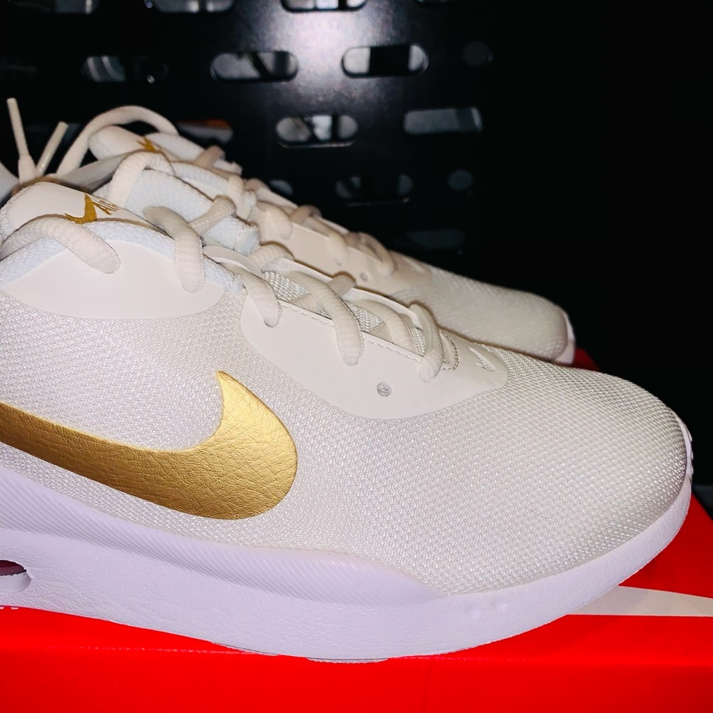 WMNS Nike Air Max Oketo - Picture 6 of 8